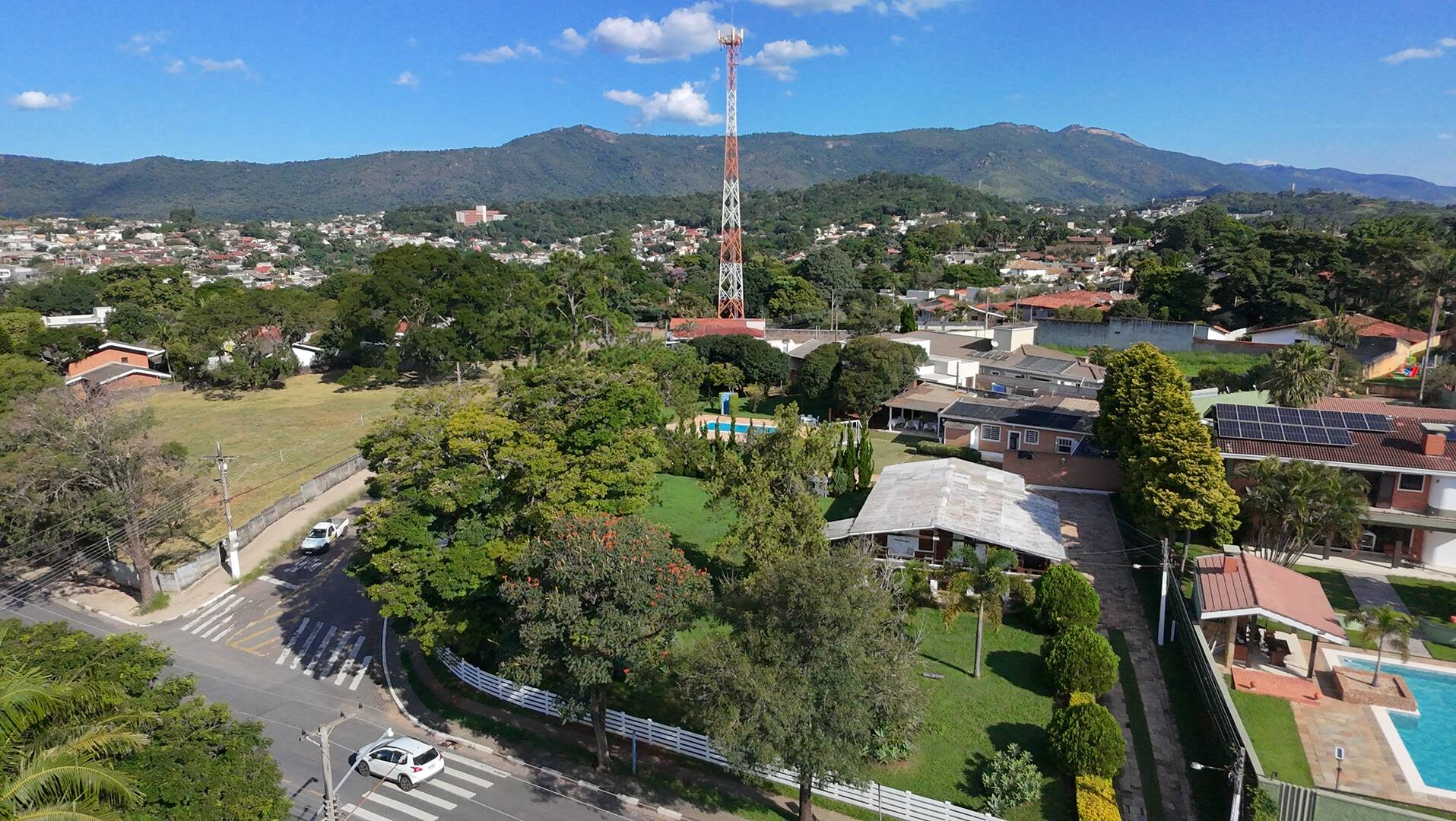 #1894 - Casa para Venda em Atibaia - SP