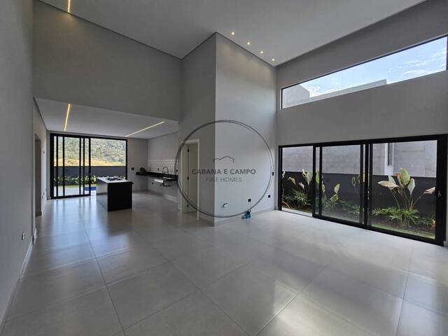 Casa para Venda em Atibaia - 4