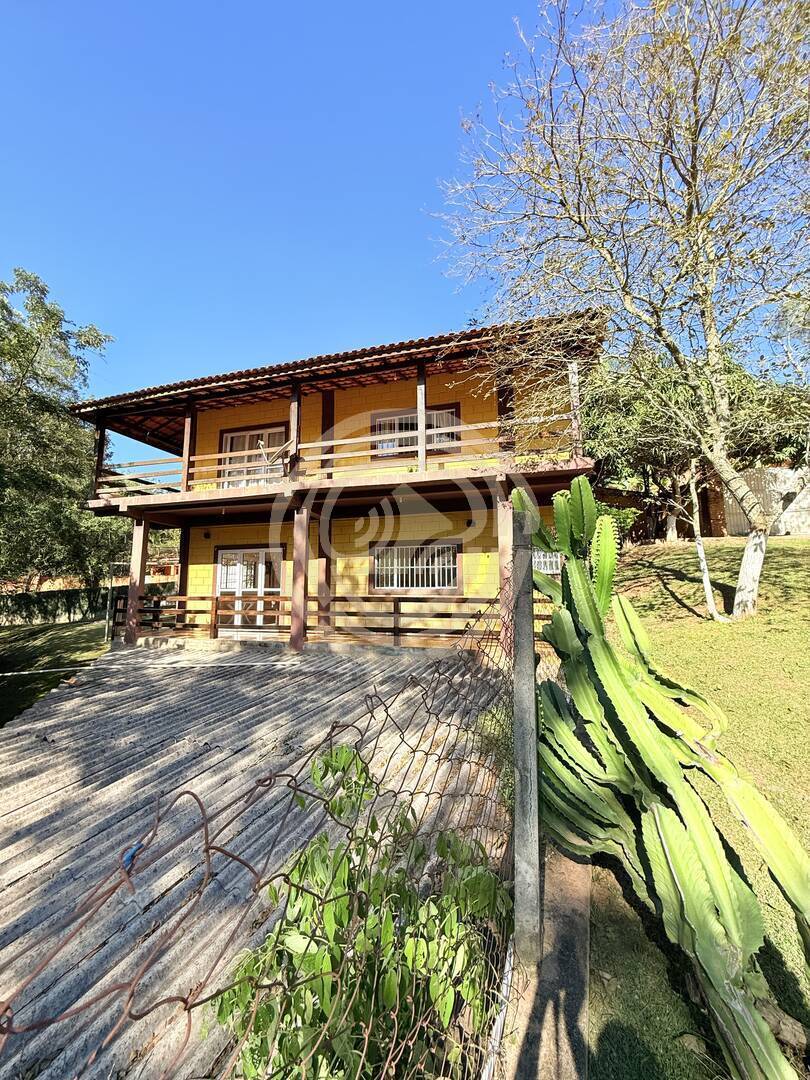 Sítio à venda em Terra Preta - Mairiporã com 9 mil m² com lago