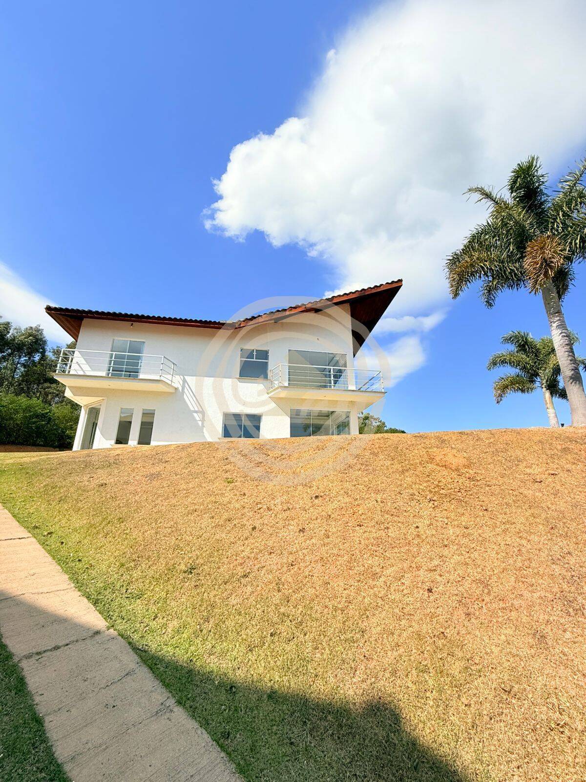 Casa de Alto Padrão à Venda – Represa Jaguari – Vargem SP