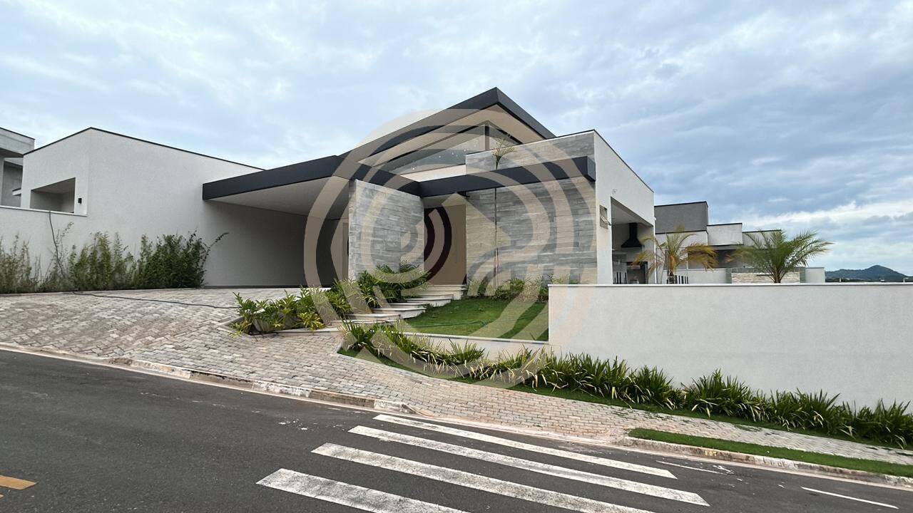 Casa à venda, 229m² por R$ 2.350.000,00 em Atibaia no Condomínio Greenfield