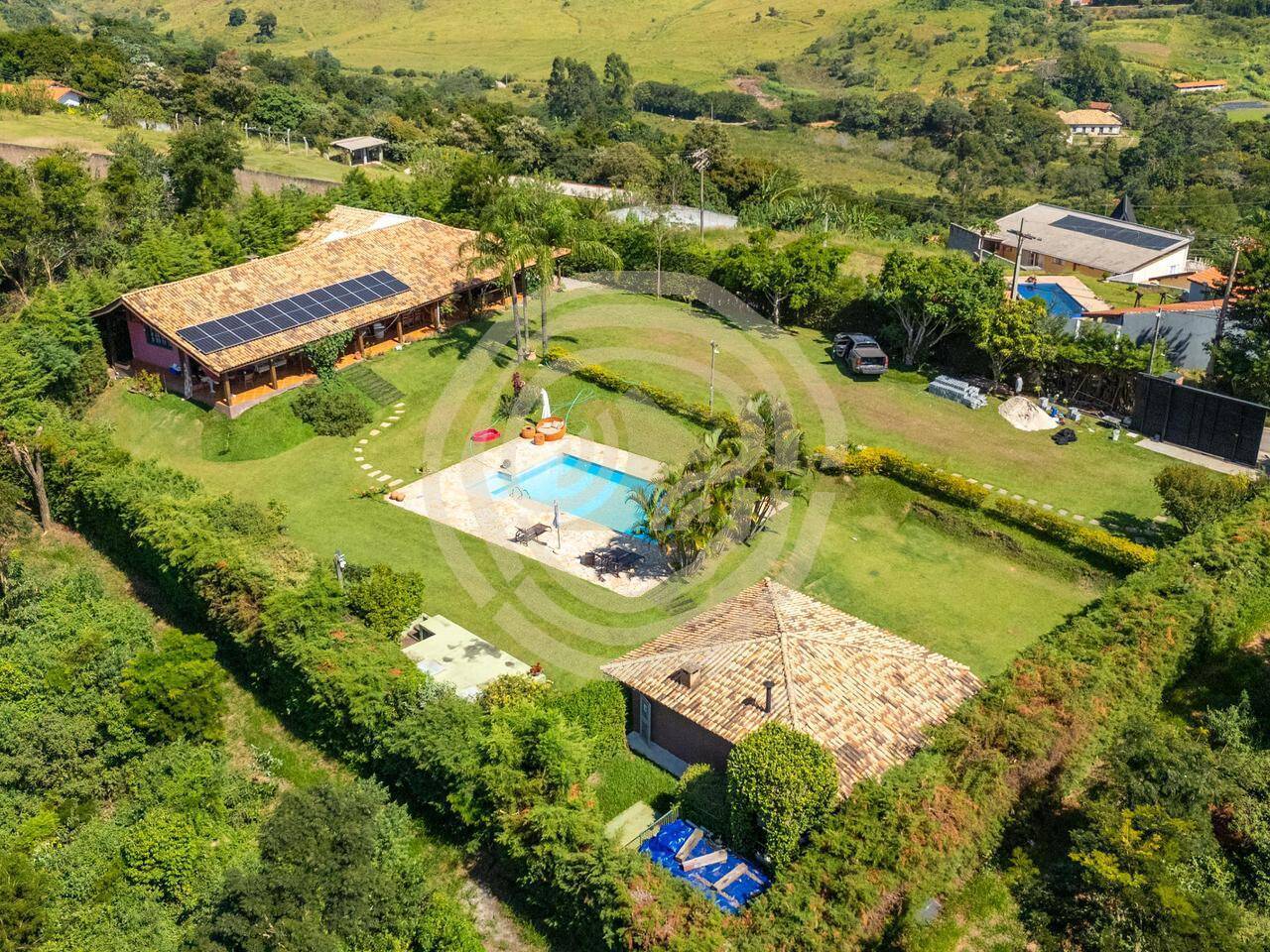 Casa de Campo á venda em Atibaia com vista para a Pedra Grande