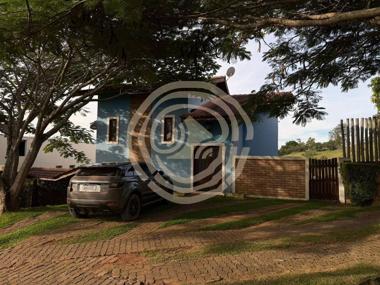 Casa à Venda em Condomínio com Acesso à Represa em Piracaia/SP