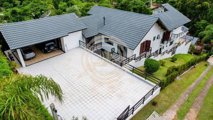Casa alto padrão no Clube da Montanha Atibaia